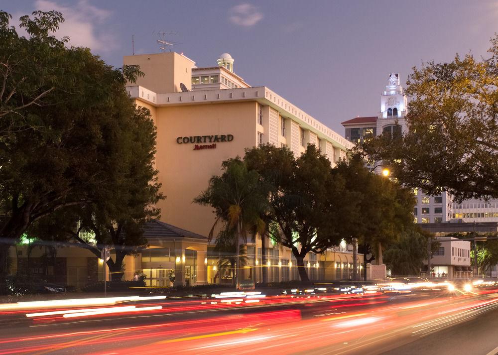 Courtyard Miami Coral Gables Hotel Exterior photo